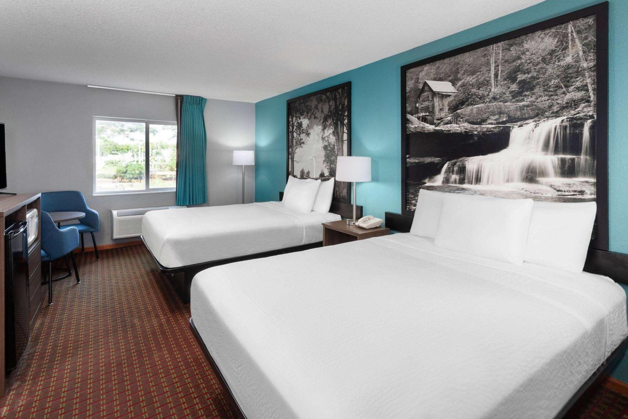 Super 8 By Wyndham Mchenry Fox Lake Area Ngoại thất bức ảnh